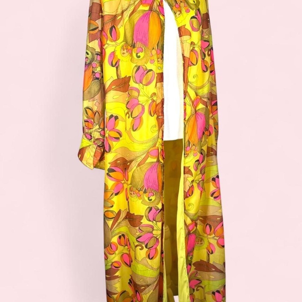 Vintage 60s Psychedelic House Coat, By Vanity Fair Easton, Chiffon, Mod Floral - Picture 3 of 8
